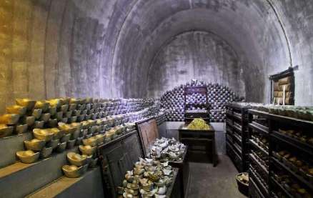 清朝的皇帝有康熙、雍正、乾隆 那这三位皇帝哪一位留下的财富最多