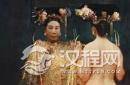 女官观瞻慈禧太后入浴：年近古稀肤嫩如少女