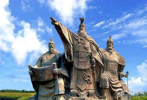 楚庄王左拥右抱三年不上朝，为什么还能称为一方霸主？