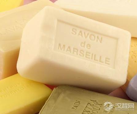 古代没有肥皂沐浴露之类的 古人洗澡都用什么东西