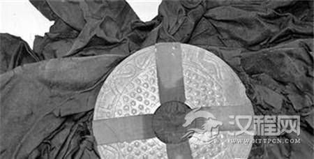 定陶汉墓出土女性衣物