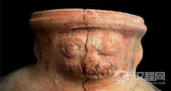 秘鲁发现恐怖人祭墓道