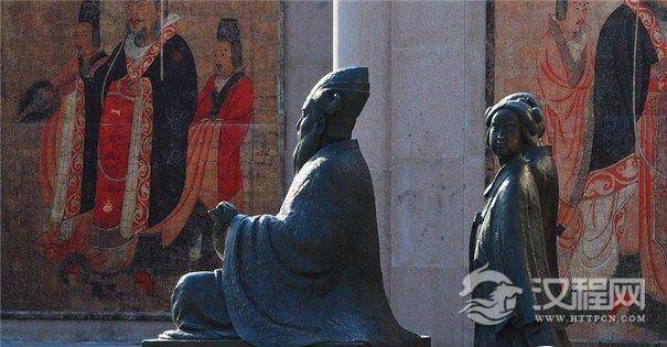 陈文帝（右）雕像