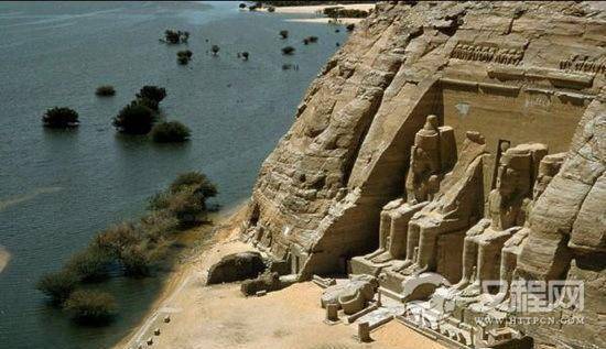 埃及金字塔现4000年前祭司墓