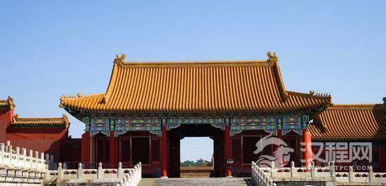 故宫内廷宫殿都用满文书写 为何外朝宫殿没有满文