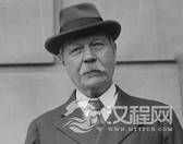 柯南道尔侦探小说中的福尔摩斯是真实人物吗？