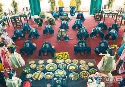 清朝皇帝的生活到底有多奢侈 单单凭一个吃饭就看出来了