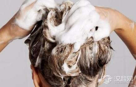 古代没有肥皂洗发水 古人一般都用什么东西洗澡洗头的