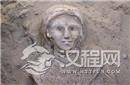 考古发现：沙漠绿洲发掘出“睁眼”女性木乃伊