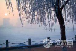 揭秘不会干枯的湖水：究竟藏有什么秘密?