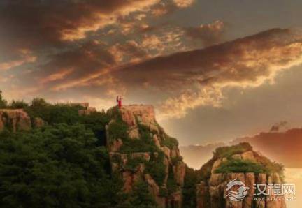 苏轼和王安石斗了大半辈子，登上名山各写下千年经典的诗词