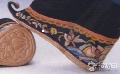 古代女子穿不穿高跟鞋呢 都是什么样的高跟鞋呢