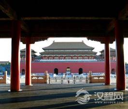 紫禁城中住着那么多人，为什么里面没有厕所？