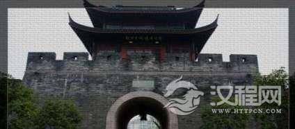 古代城门为什么通常要往里面开而不是往外开呢？