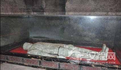 曹操靠此人墓地养活军队三年,专家打开后乐了