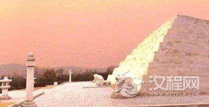 韩国为何敢声称拥有一万年历史？因为他们挖到了这个“活”了近两千年的人的墓