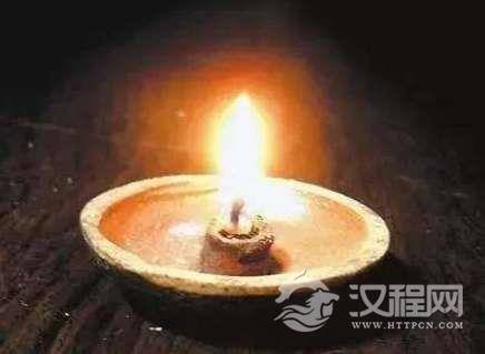 在没有电古代社会里的人，大晚上他们都在干什么？