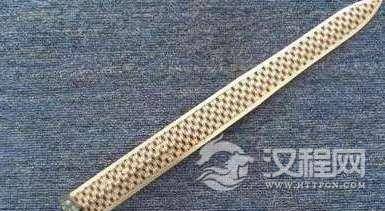 盘点三大千古谜团，之间无人能解：王者之剑为何千年不锈