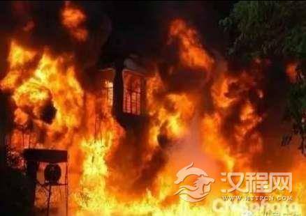 李自成 一把火烧了明朝紫禁城，如今我们看到的是清朝紫禁城。