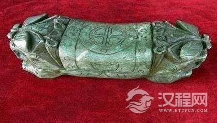 男子野外挖出一个枕头，专家看到眼睛都直了