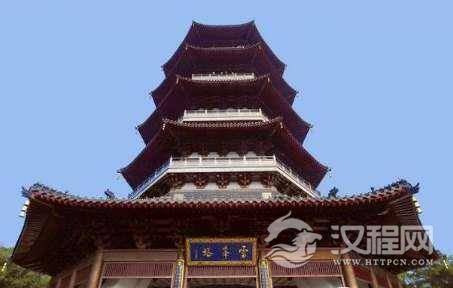 以前的雷峰塔跟现在的有什么区别，难道是照片搞得鬼