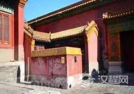 故宫的房间那么多，为什么偏偏就是没有一间厕所呢