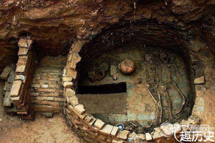 揭秘李莲英的尸首为何身首异处呢？至今死因不解