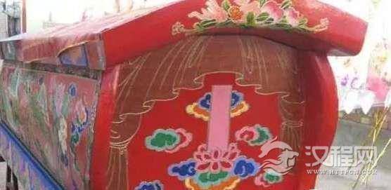 为什么封棺的时候只要4根钉子就够了，却一定要买五根？