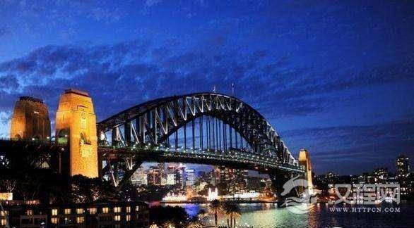 世界上最高的钢铁拱桥—悉尼海港大桥，最高之处有139公尺