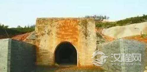 发现一明朝古墓，解开一中国谜题，西方专家被狠狠打脸