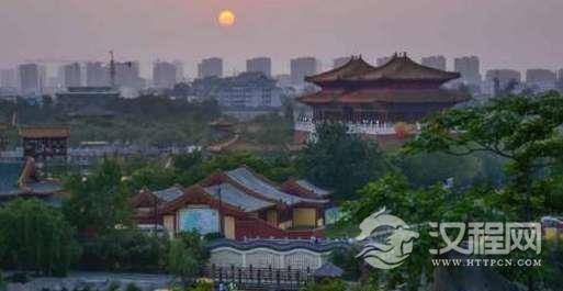 这个城市曾是中国的东京，现在却沦为四线城市