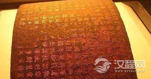 这个家族保留着一块免死金牌，传承上千年被历代皇帝看过