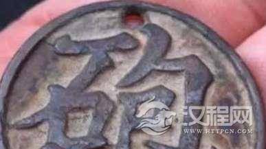 象棋很早就出现了，可是“炮”那时候还没有发明