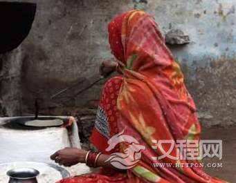 在印度看到戴着这种装饰的女性，请一定不要和她搭话