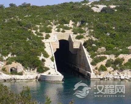 德国曾经建立的一个秘密军事基地 如今却成了游泳爱好者的天堂