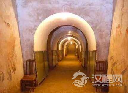 这座陵墓被盗墓贼光顾后，仍旧留下了重要国宝