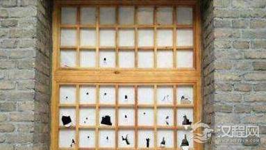 古代的窗户都是用纸糊弄的 万一碰到刮风下雨怎么办