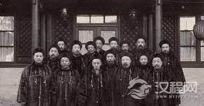 皇族内阁:全国十三个席位，满人占九个