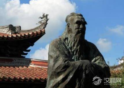 康熙祭拜孔子，到墓前为什么不肯下跪？