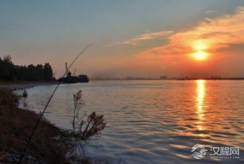 韩愈约白居易游江被拒，写了一首诗