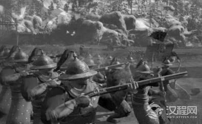 明朝就出现了火器，为什么清朝还用冷兵器呢？