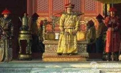 古代上朝时大臣一直都是跪皇帝的吗 其实最早的时候都是坐着的