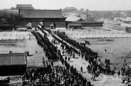 明朝时期天安门叫做承天门 后来是怎么改为天安门的