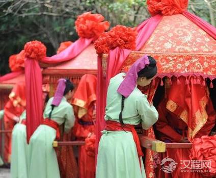 古人结婚的时候女方为何都是未满14岁的小姑娘 其实也是一种不得已的无奈之举