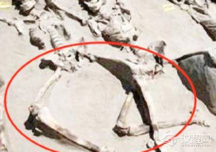 揭秘古代妃子殉葬之谜 妃子死后的双腿为何都是分开的