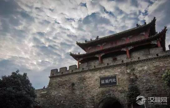 襄阳城为何是兵家必争之地？它凭什么被称为华夏第一城？