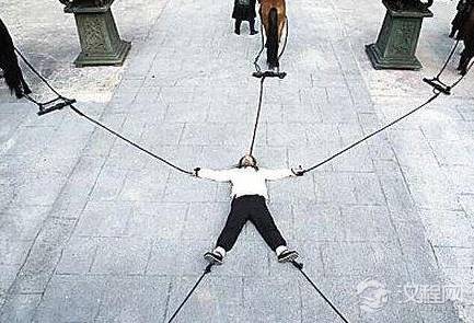 古代押送犯人路途十分艰辛 官差为什么抢着去送女犯人