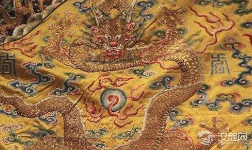 古代皇帝龙袍禁止用水清洗，那夏天怎么办呢？