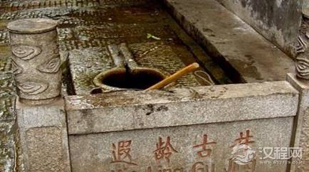 古人打完新井会丢一只乌龟进去，这是为什么呢？