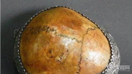 宋代最凄惨的君王,掘坟晾尸头颅被做成酒器,元朝皇帝用了90年?